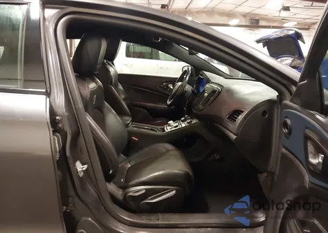 2015 Chrysler 200 S из США, поврежденный, VIN 1C3CCCBBXFN658106